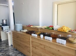 INDİANA HOTEL