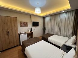 INDİANA HOTEL