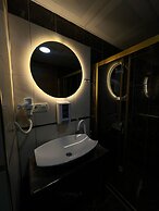 INDİANA HOTEL