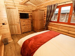Oak Lodge