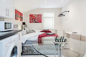 Bedford Hospital Studio Apartment - Victoria D
