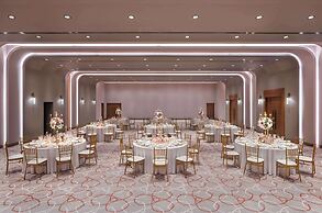 The WB Abu Dhabi, Curio Collection by Hilton