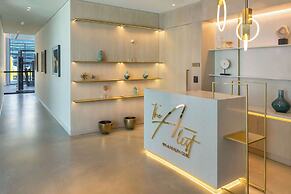 The WB Abu Dhabi, Curio Collection by Hilton