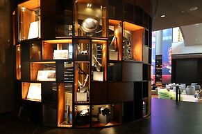 The WB Abu Dhabi, Curio Collection by Hilton