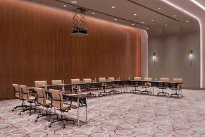 The WB Abu Dhabi, Curio Collection by Hilton