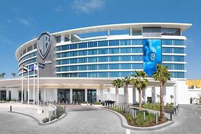 The WB Abu Dhabi, Curio Collection by Hilton