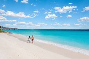 Hilton Maldives Amingiri Resort & Spa
