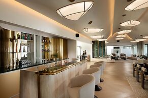 Hilton Maldives Amingiri Resort & Spa