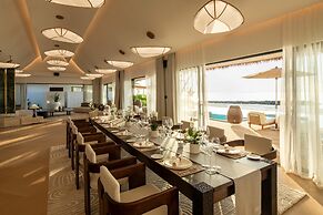 Hilton Maldives Amingiri Resort & Spa