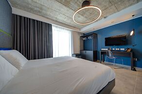 IKYK Hotel - IK Collection
