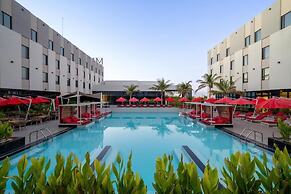Maani Muscat Hotel & Apartments