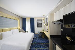 Maani Muscat Hotel & Apartments