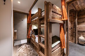 Alaska Lodge by Alpine resorts