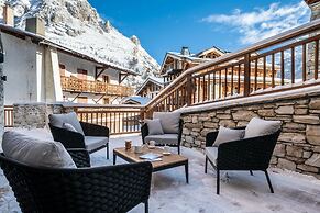 Alaska Lodge by Alpine resorts