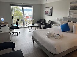 Gibsons Landing Inn