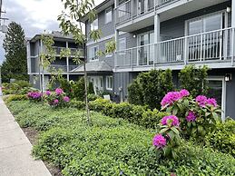 Gibsons Landing Inn