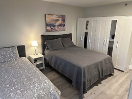 Gibsons Landing Inn
