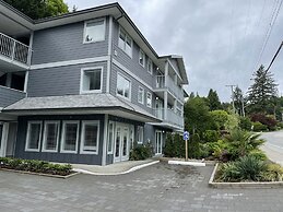 Gibsons Landing Inn