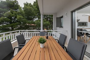 Villa MT Brela