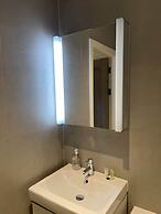 Remarkable 1-bed Apartment in Slough