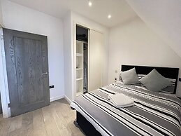 Remarkable 1-bed Apartment in Slough