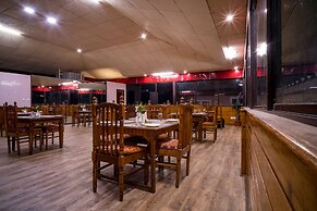 Magpie Mall Road Residency - Mg Marg