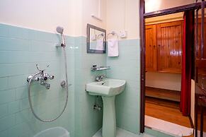 Magpie Mall Road Residency - Mg Marg