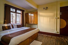 Magpie Mall Road Residency - Mg Marg