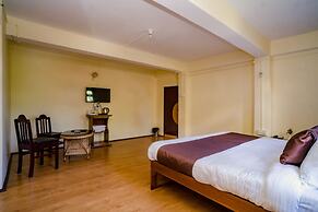 Magpie Mall Road Residency - Mg Marg