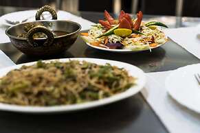 Magpie Mall Road Residency - Mg Marg