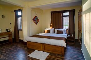 Magpie Mall Road Residency - Mg Marg