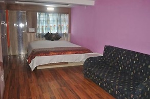 Goroomgo Broadway Mall Road Darjeeling