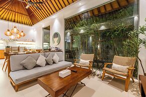Villa Lapis by Villa Finder