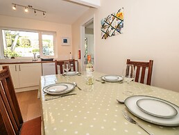 33 Weymouth Park