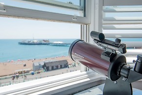 2 Bed Apt - Sea Views, Seafront Location & Parking