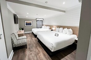 Colonial Hotel & Suites