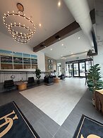 Colonial Hotel & Suites