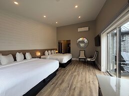 Colonial Hotel & Suites