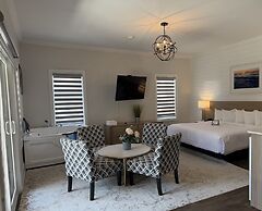 Colonial Hotel & Suites
