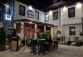 Colonial Hotel & Suites