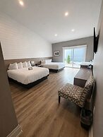Colonial Hotel & Suites