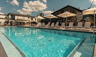 Colonial Hotel & Suites