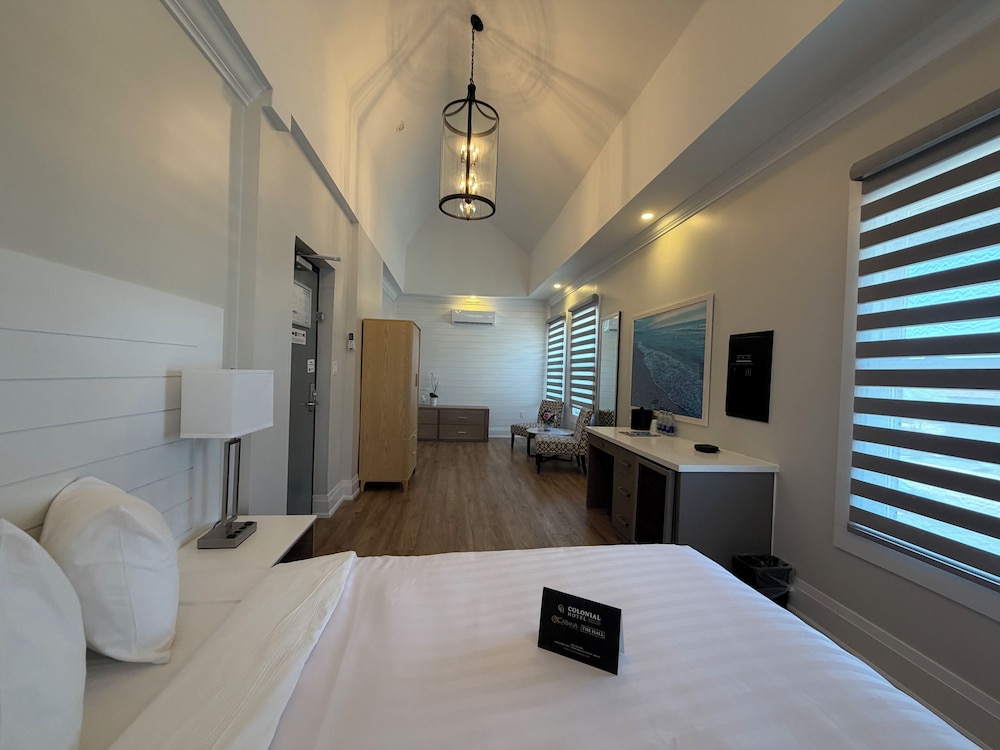 Colonial Hotel & Suites