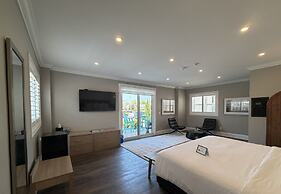 Colonial Hotel & Suites