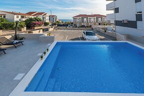 Pool Apartments Banta B
