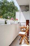 Bright 2bdr Apartment With a Balcony