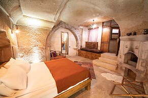 Alice in Cappadocia