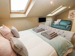 1 Stansfield Mews