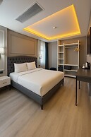 Loft Airport Hotel