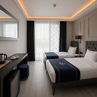 Loft Airport Hotel